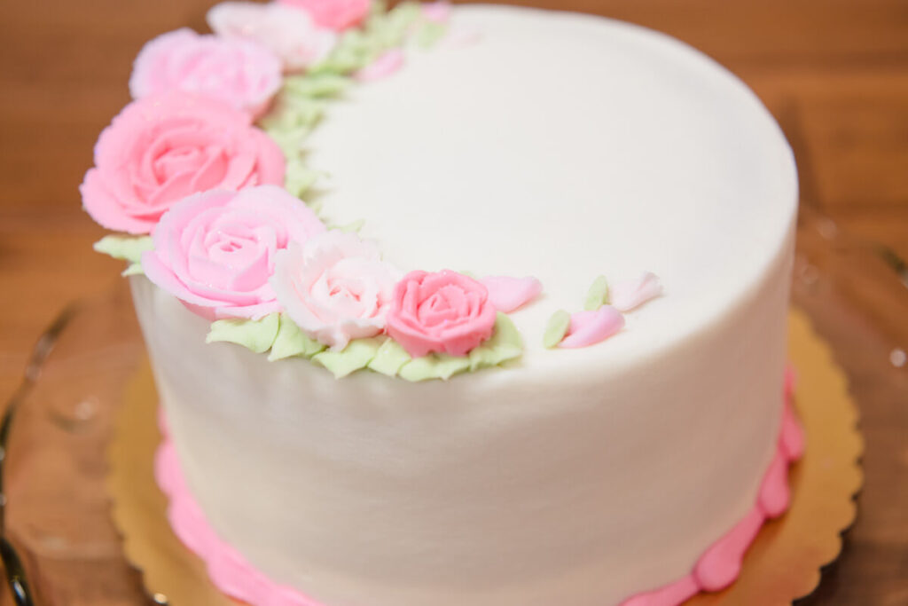 10″ Round Cake – Piece of Cake